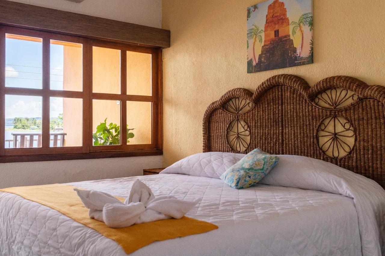 Hotel Santana Flores Exterior photo