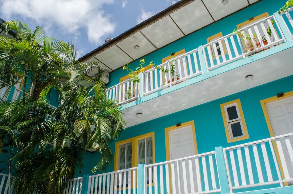 Hotel Santana Flores Exterior photo