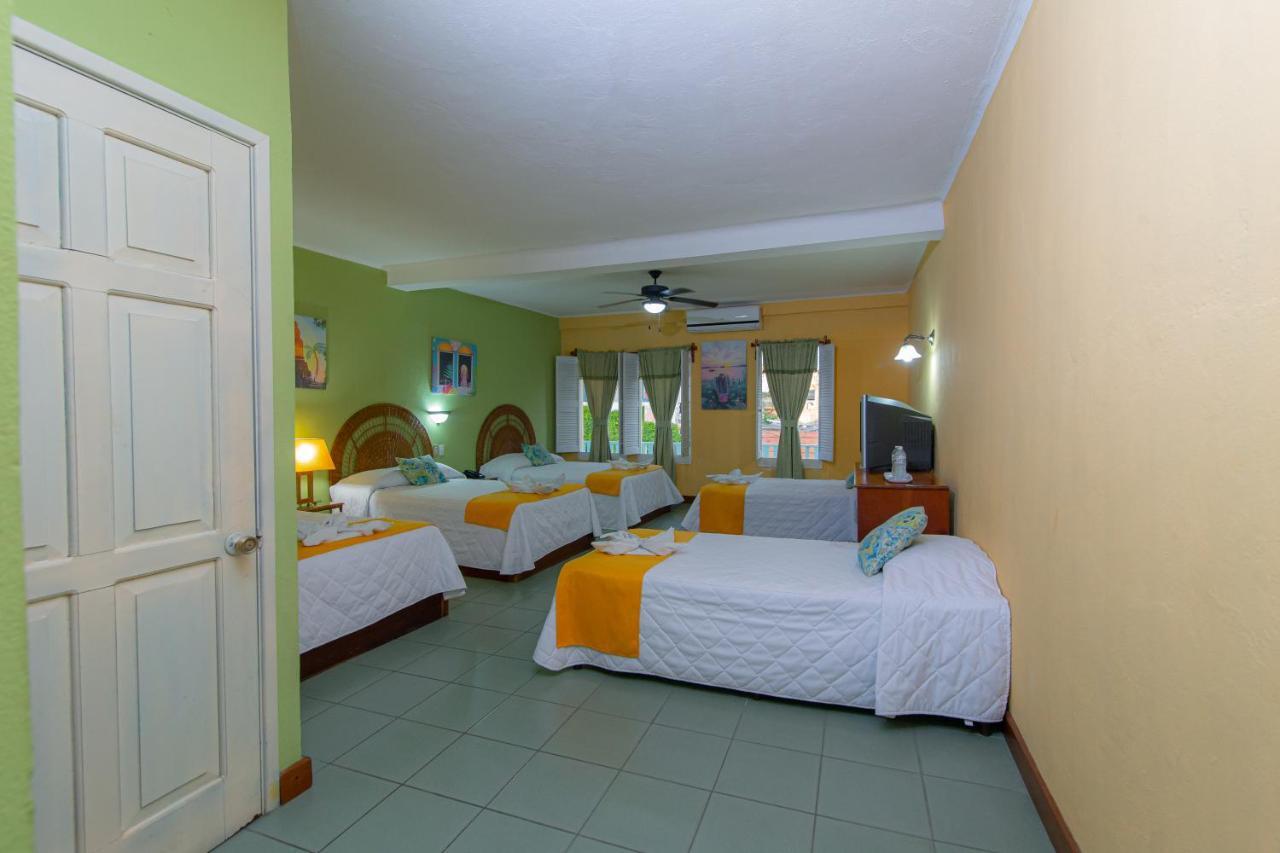 Hotel Santana Flores Exterior photo